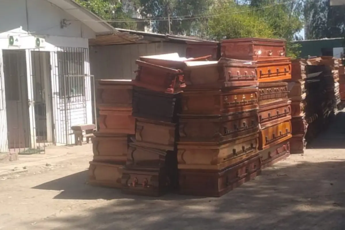 Ataúdes abandonados en Cementerio General, Redes sociales