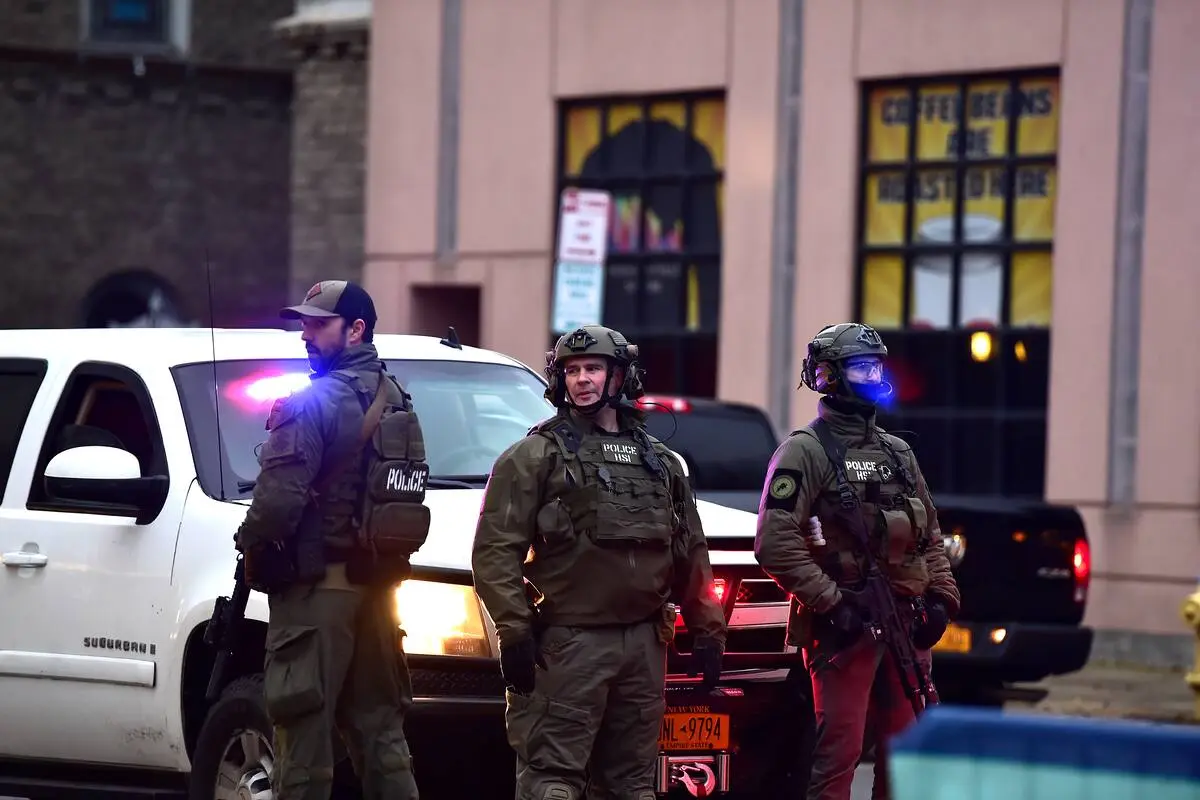 Chilenos intentaron robar banco en Canadá, Redes sociales