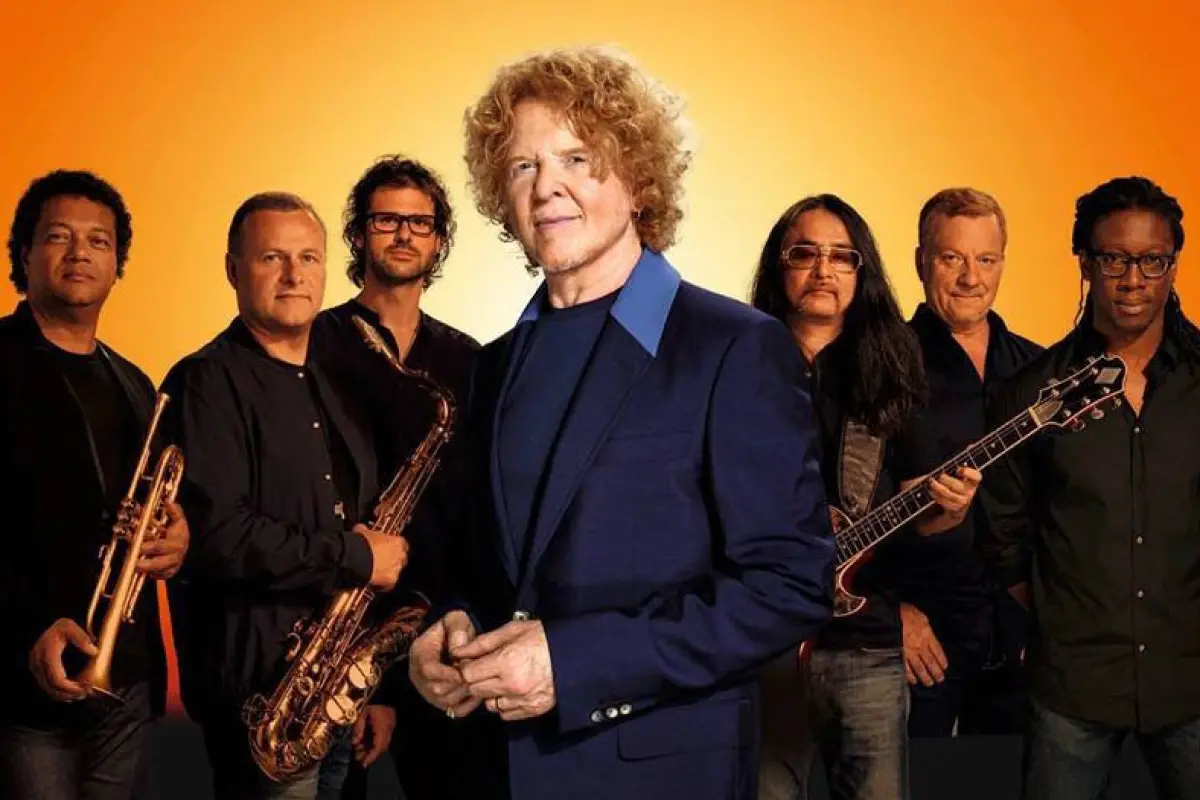 Simply Red , Redes sociales
