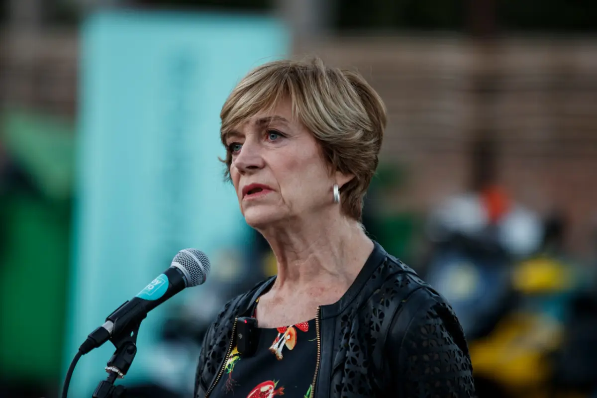 Evelyn Matthei, Agencia Uno