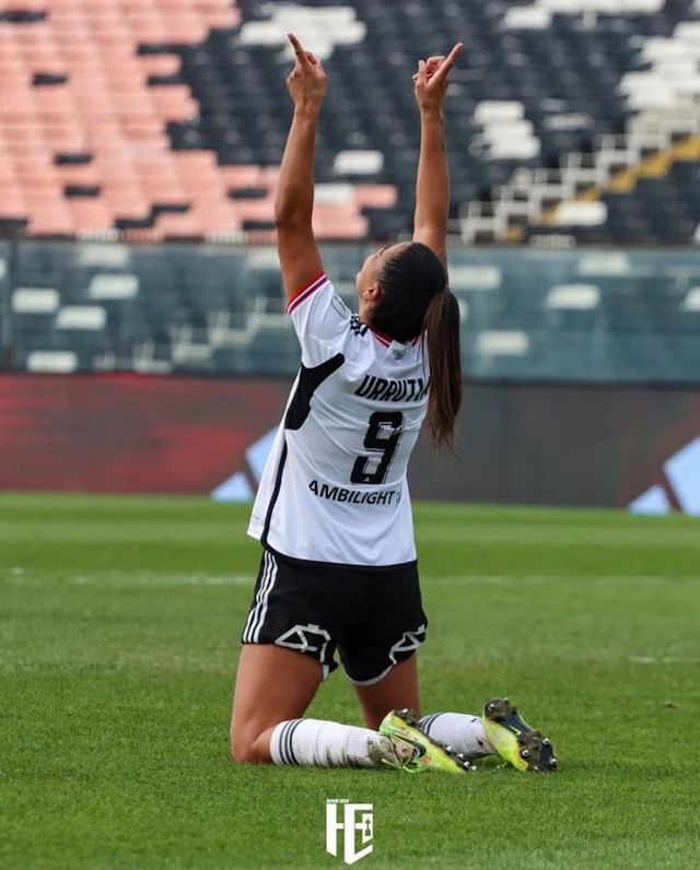 María José Urrutia junto a Colo Colo - instagram @coteurrutia9 - Huella de Campeón