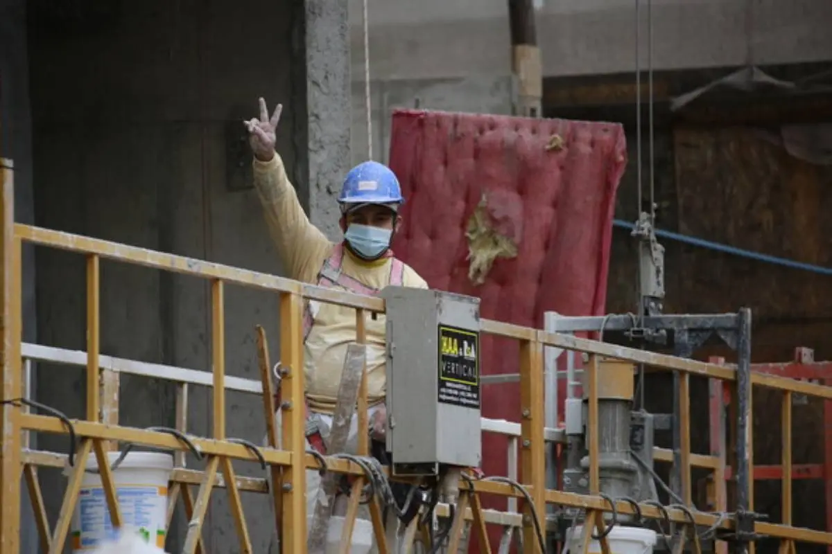 40 horas laborales, Agencia Uno