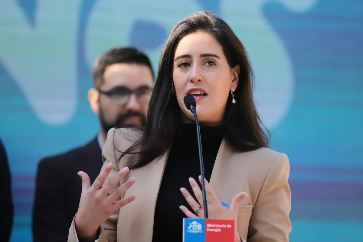 Macarena Ripamonti, Agencia Uno