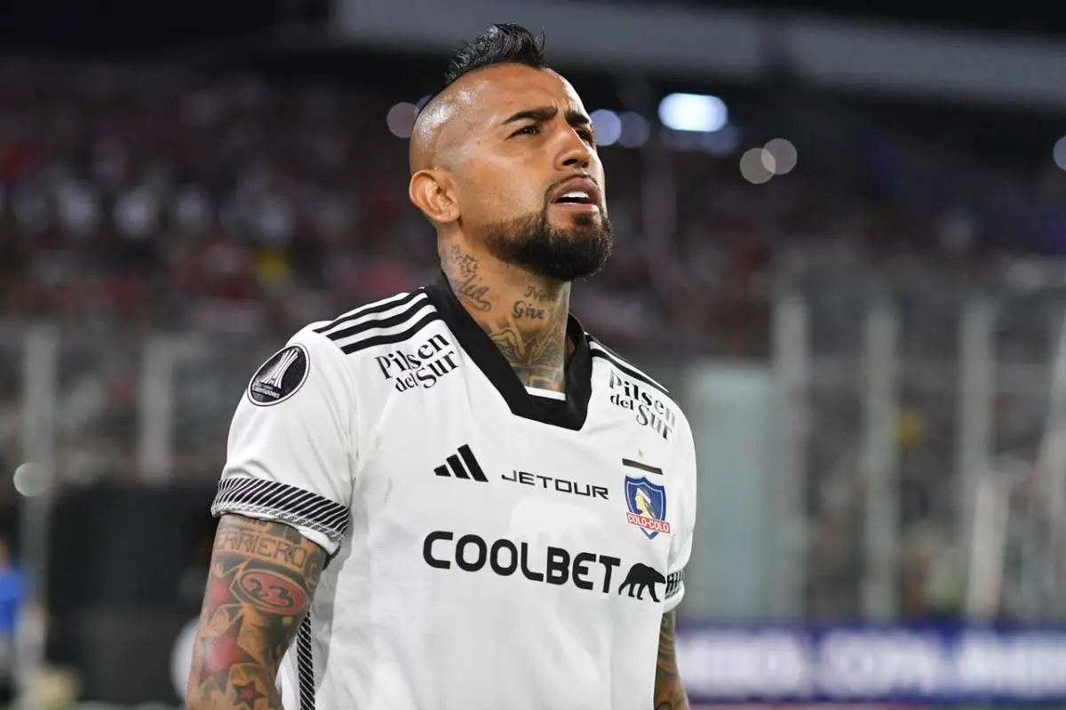 Arturo Vidal, AGENCIA UNO