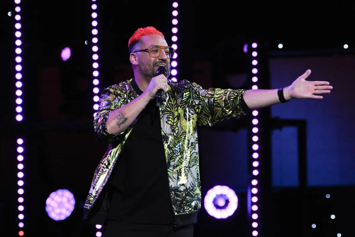 Alex Ortiz, Agencia Uno