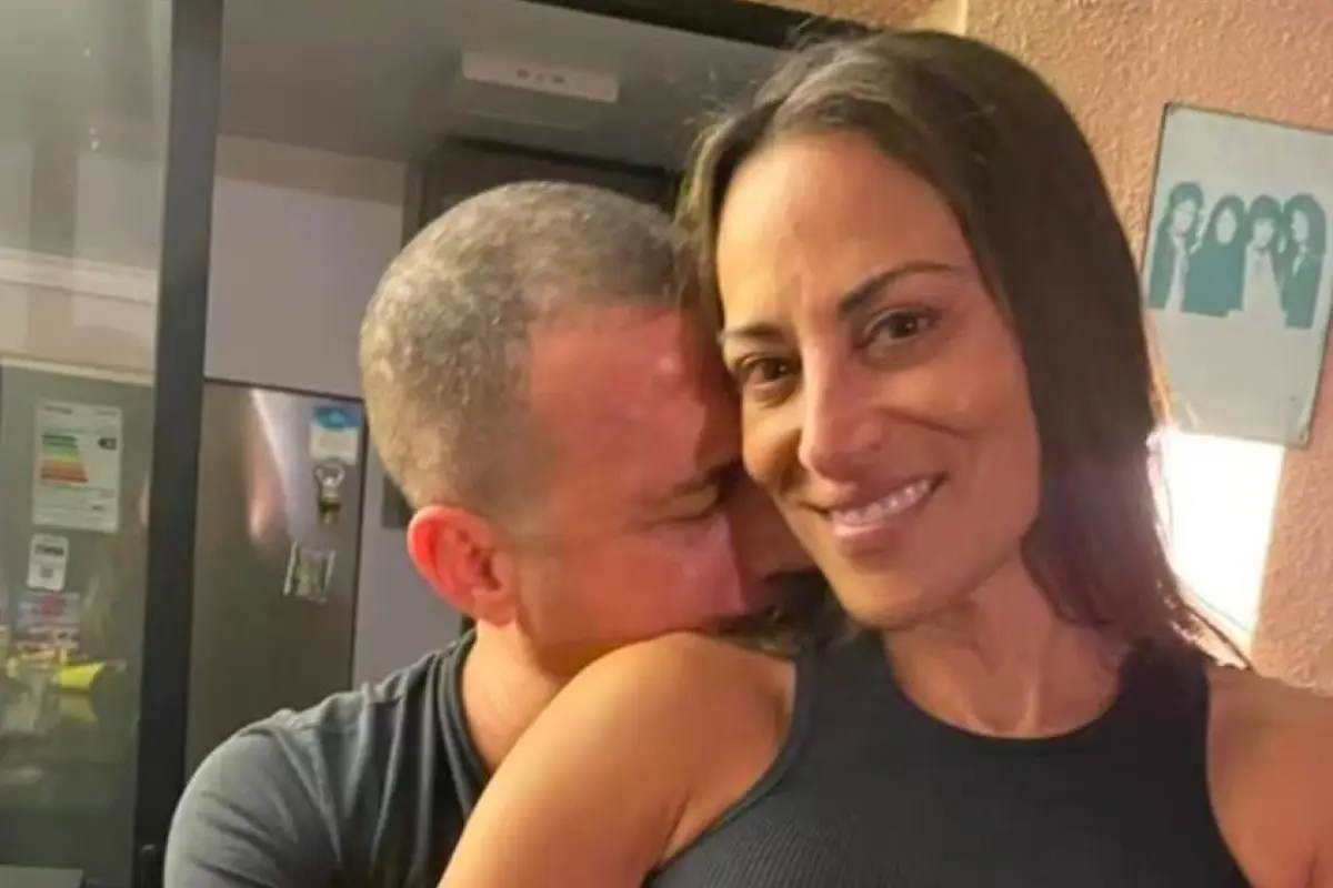 Julián y ¿su nueva pareja?, Instagram