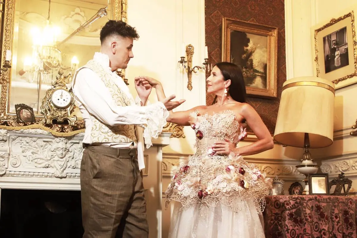 ¿Ganar o servir?, Cedida