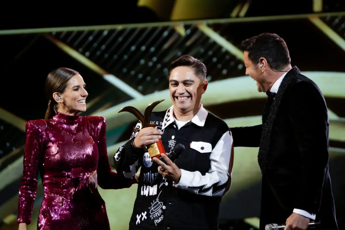 Sergio Freire, Agencia Uno