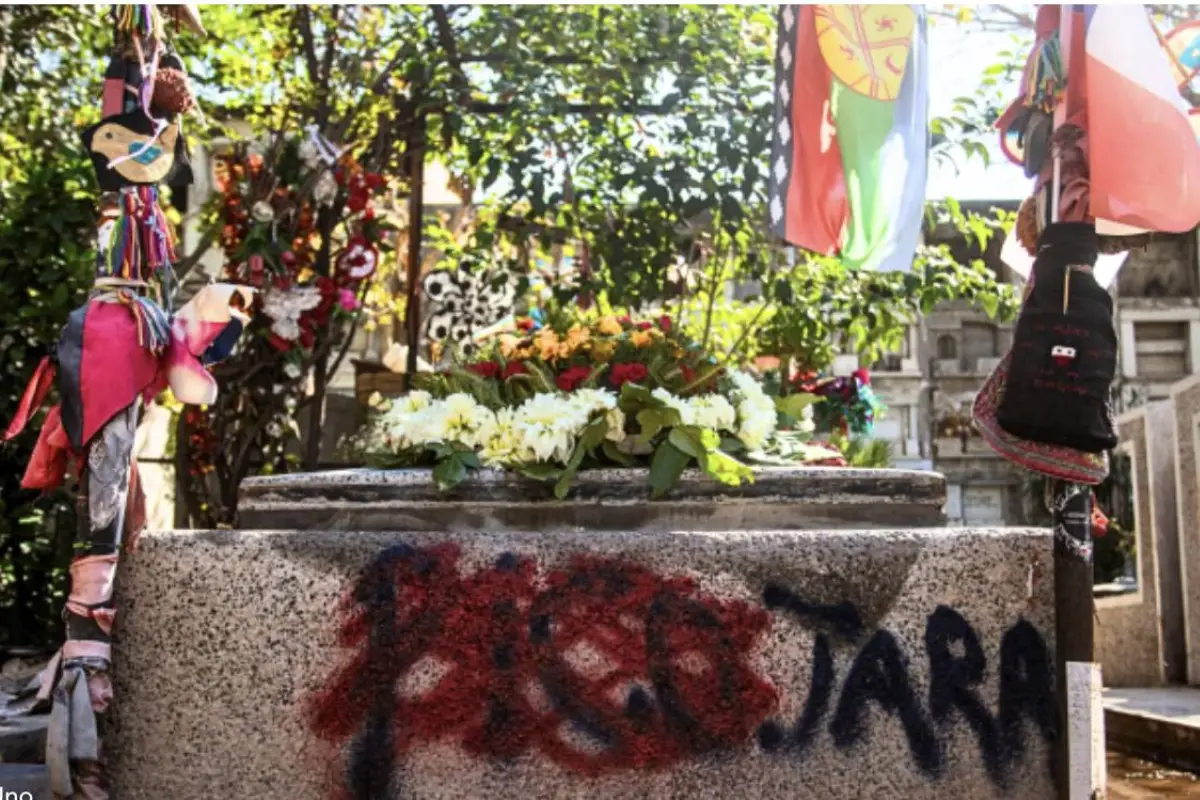 tumba de Víctor Jara vandalizada