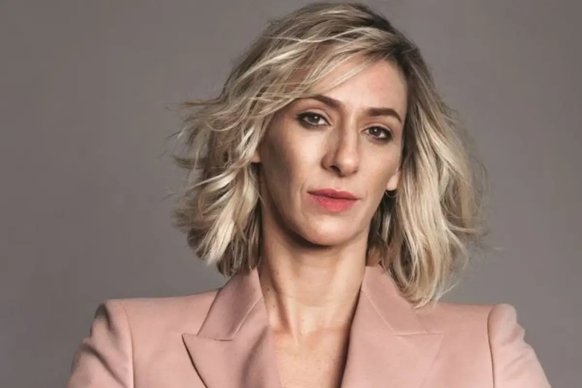 Raffaella di Girolamo, Redes sociales | Referencial