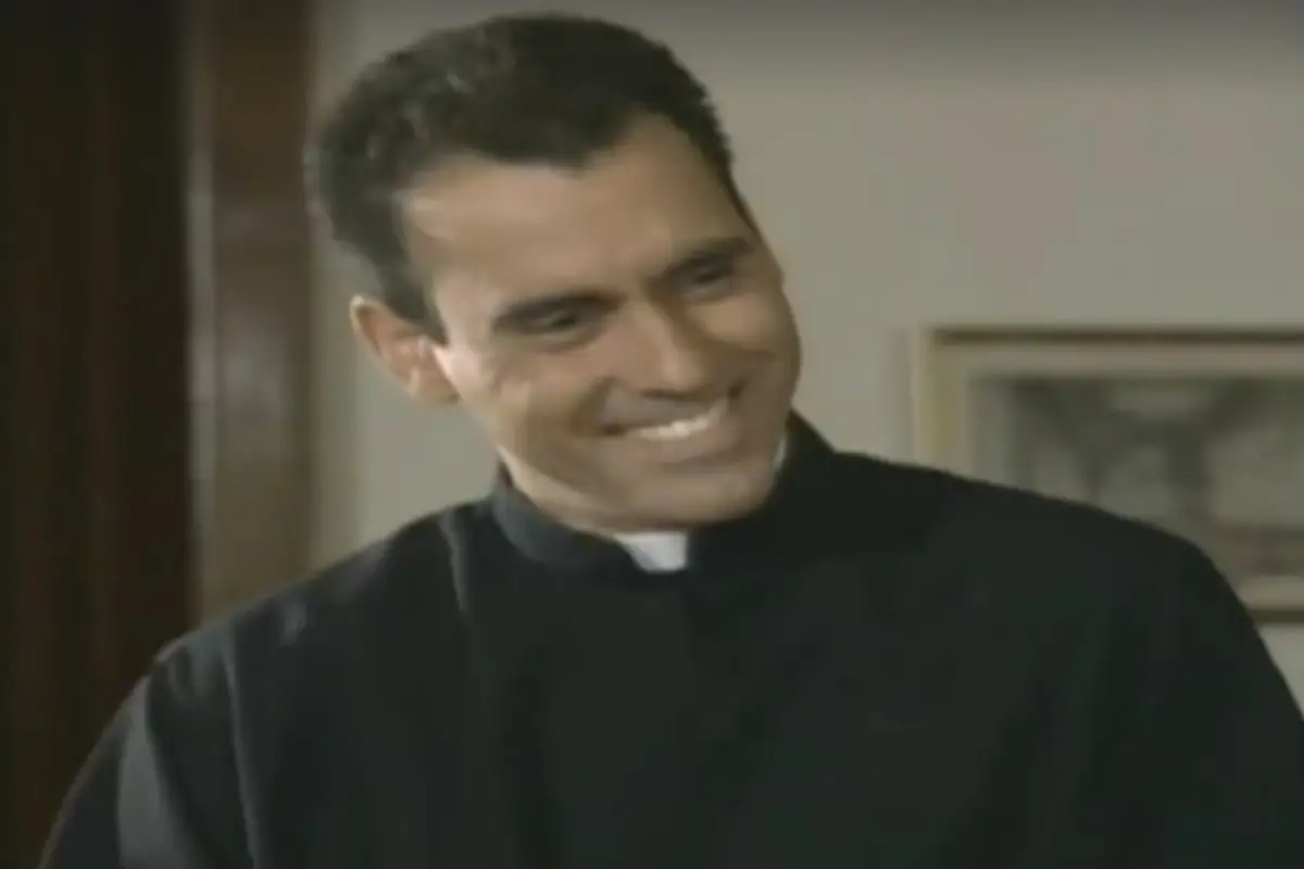 Crónica de un Hombre Santo, Redes Sociales