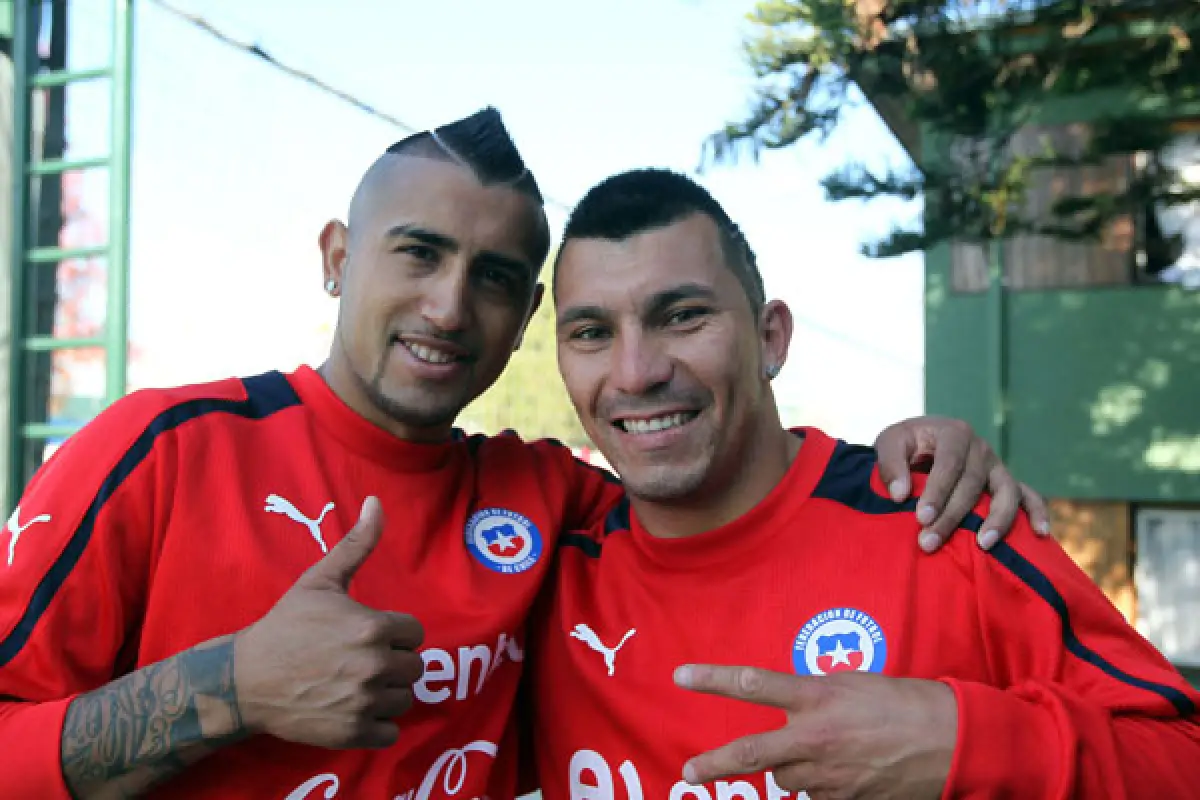 Arturo Vidal y Gary Medel , Redes sociales