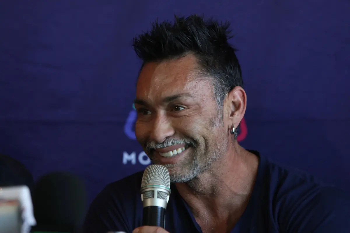 Marcelo Ríos, Agencia Uno