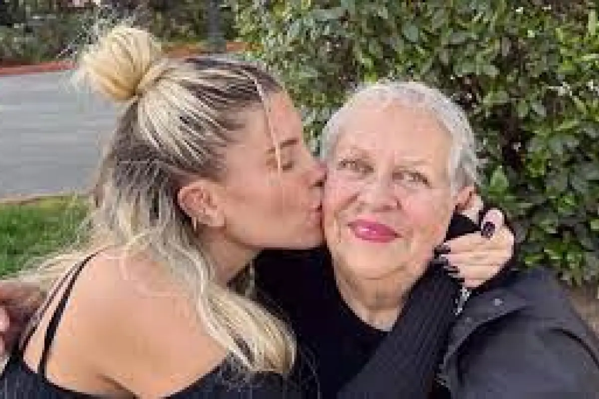 Coté López y su abuela, redes sociales 