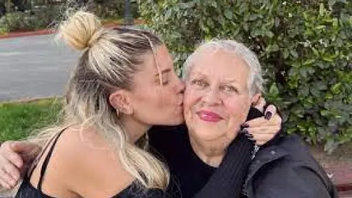 Coté López y su abuela, redes sociales 