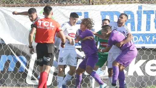 Se enfrentaron por el Campeonato de Segunda Division del Futbol chileno Melipilla vs San Antonio Unido, Agencia Uno