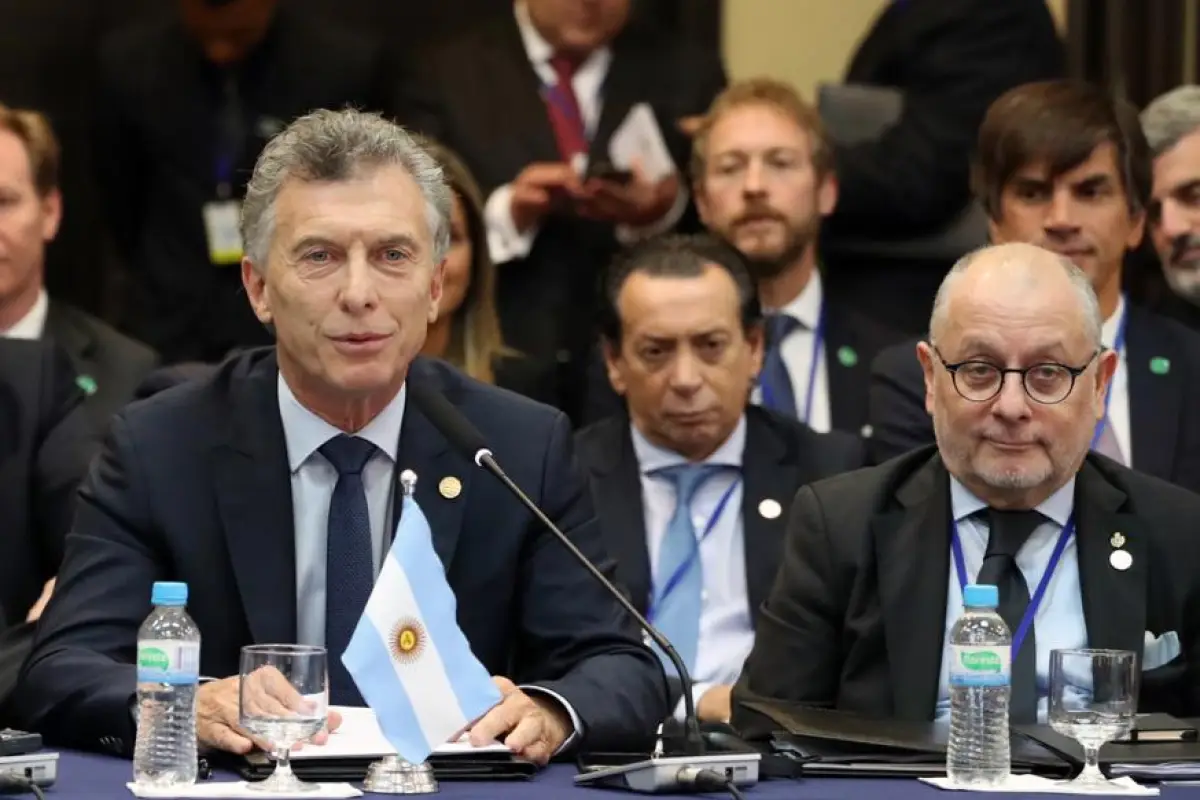 Embajador Jorge Faurie acompañando al expresidente argentino Mauricio Macri en cumbre Mercosur (2019), @JorgeFaurie
