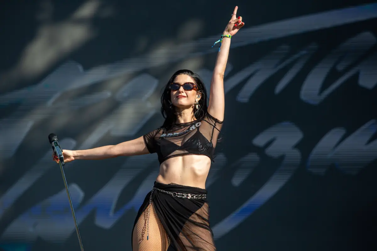 Francisca Valenzuela, Agencia Uno