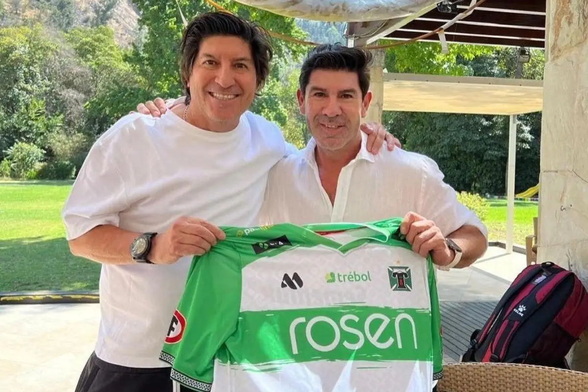 La dupla Sa-Za posa con la camiseta de Deportes Temuco, Instagram