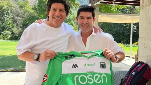 La dupla Sa-Za posa con la camiseta de Deportes Temuco, Instagram
