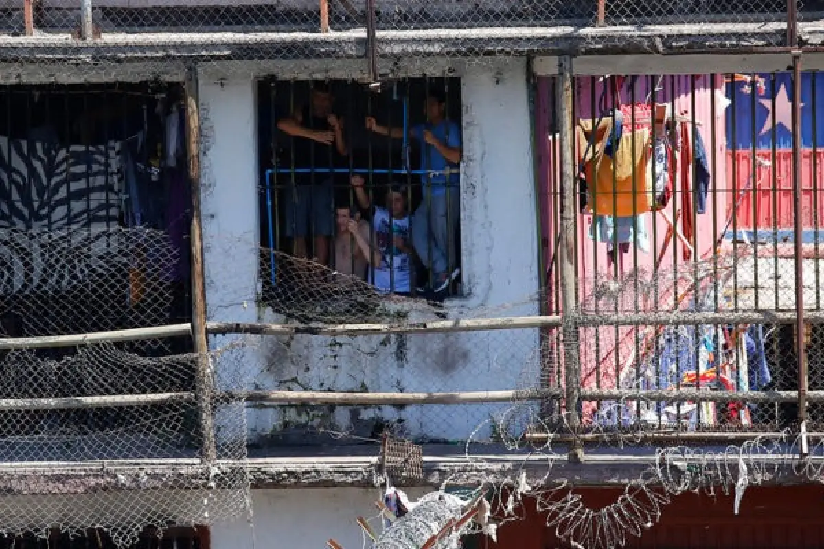 Cárcel Santiago 1 , Redes sociales