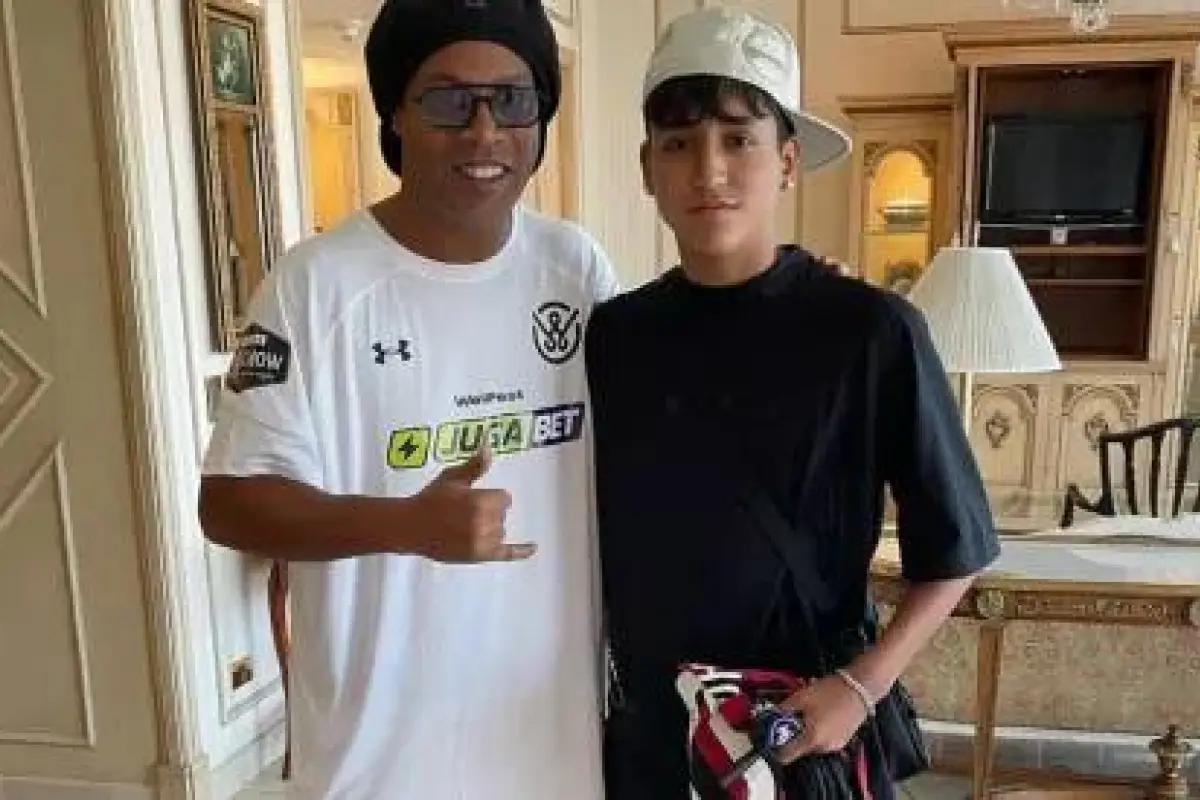 Monito Vidal y Ronaldinho, Redes sociales