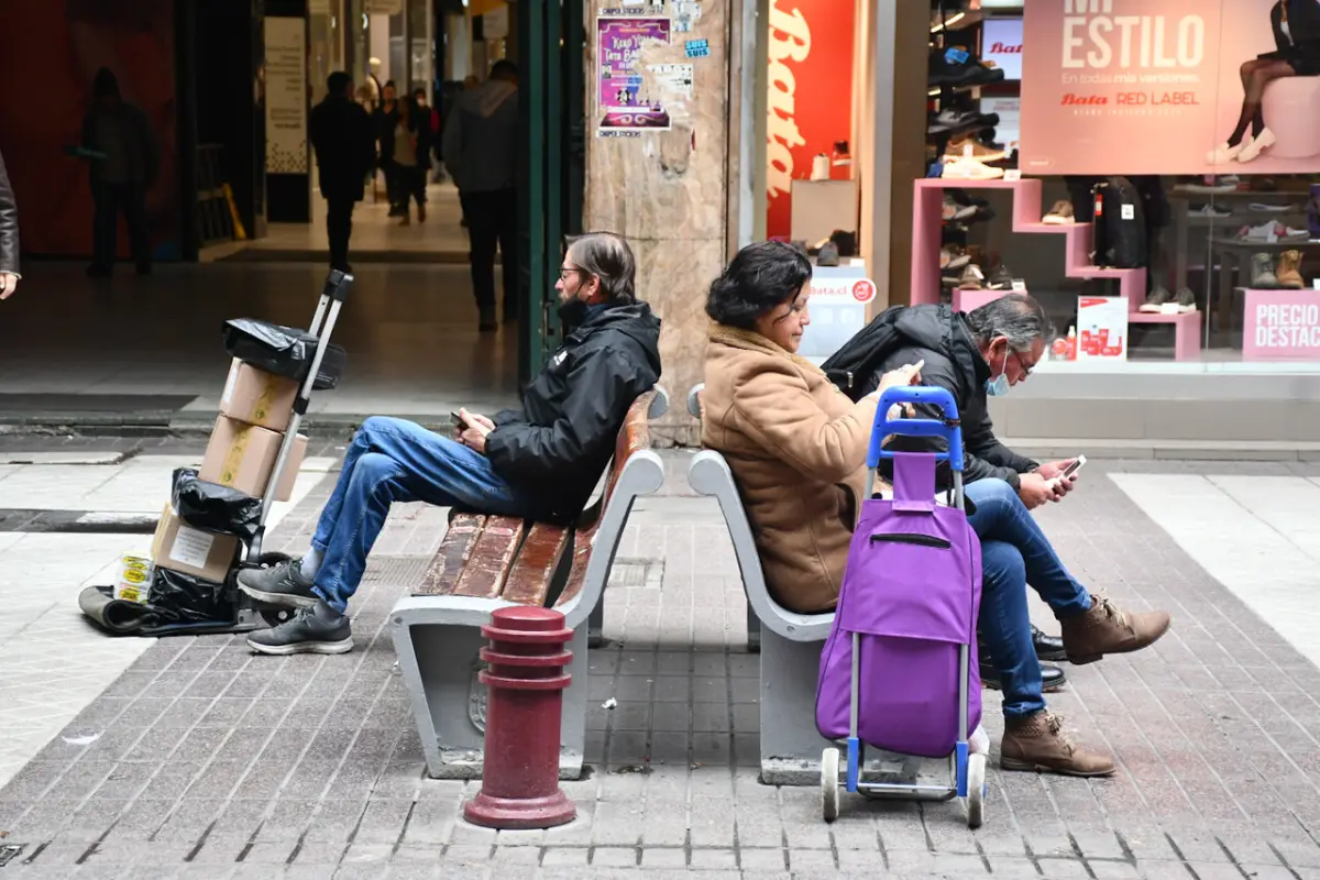 Chile está lejos de ser el país más feliz del mundo, Agencia Uno