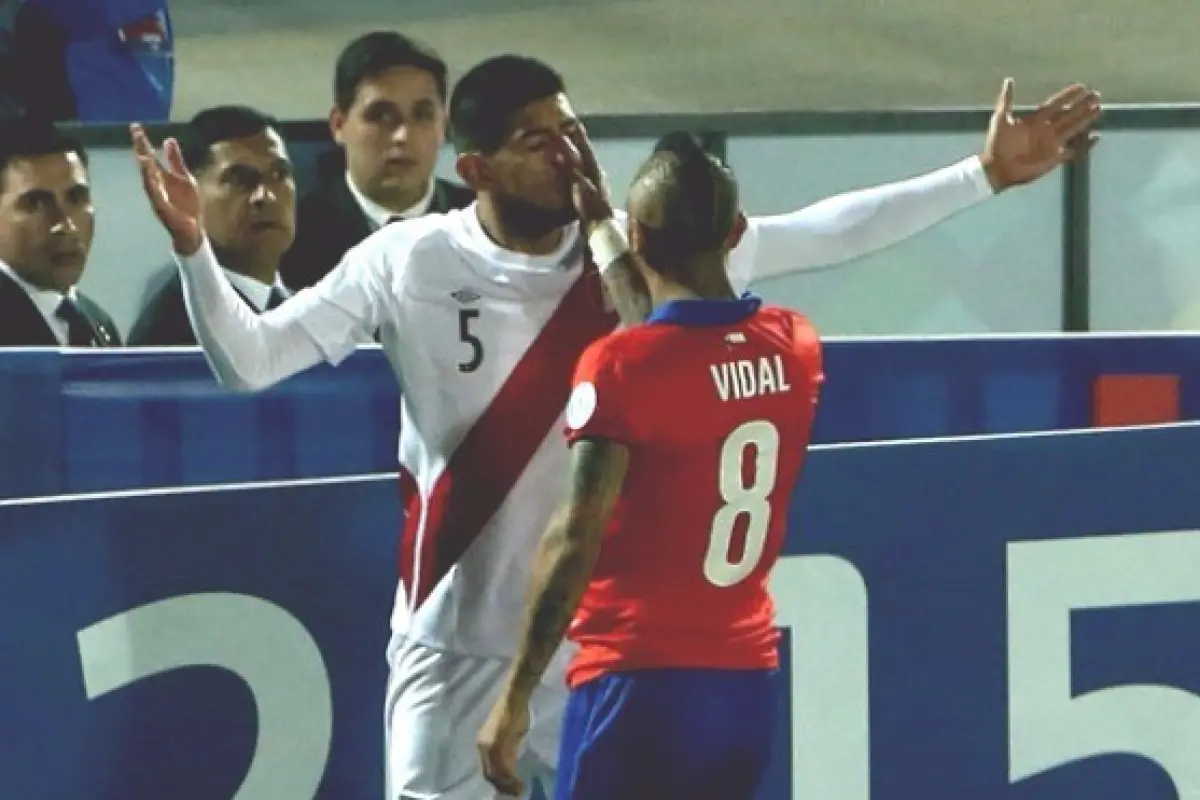 Carlos Zambrano y Arturo Vidal, La Tercera