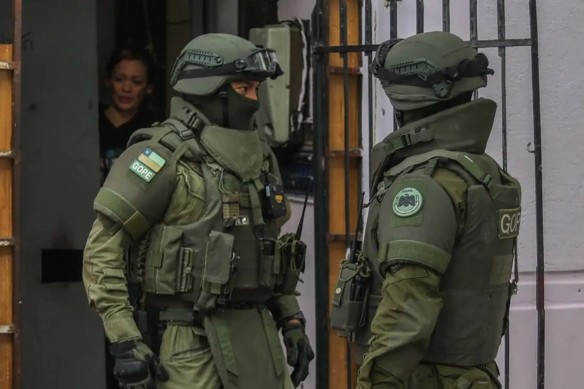 Personal del GOPE llegó al establecimiento, Agencia Uno