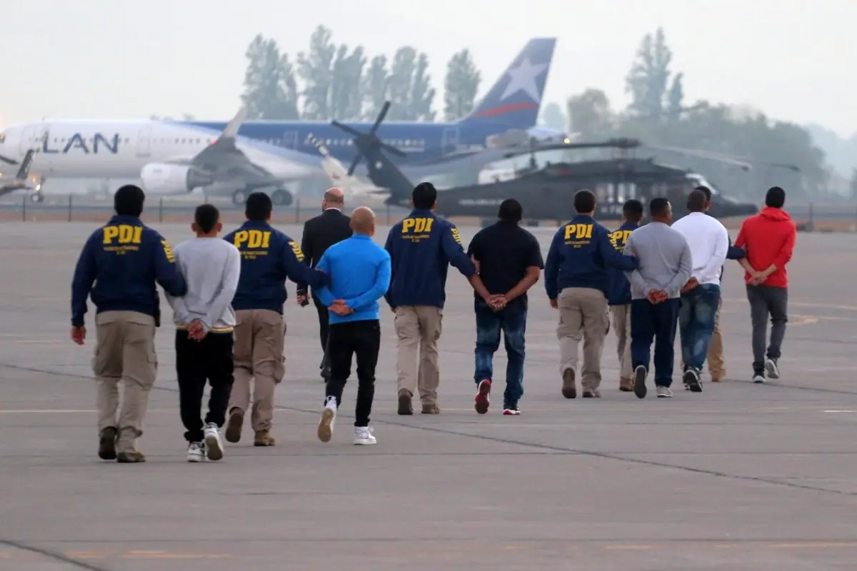 Expulsión extranjeros , Redes sociales | Referencial