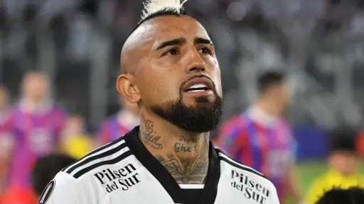 Arturo Vidal, Agencia Uno