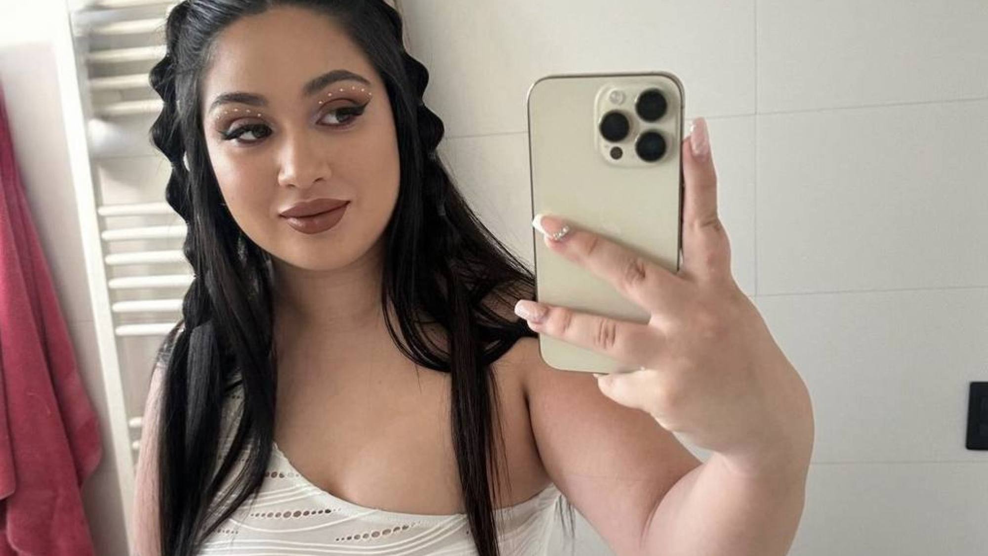 Camila Sepúlveda, ex de Jordhy Thompson, subió primera foto a 