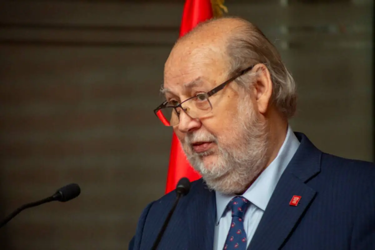 Andrés Tagle, Agencia Uno