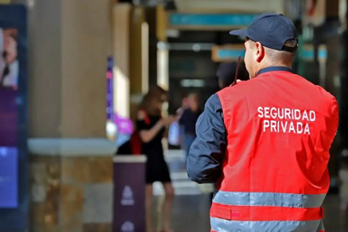 Guardia de seguridad , Redes sociales | Referencial