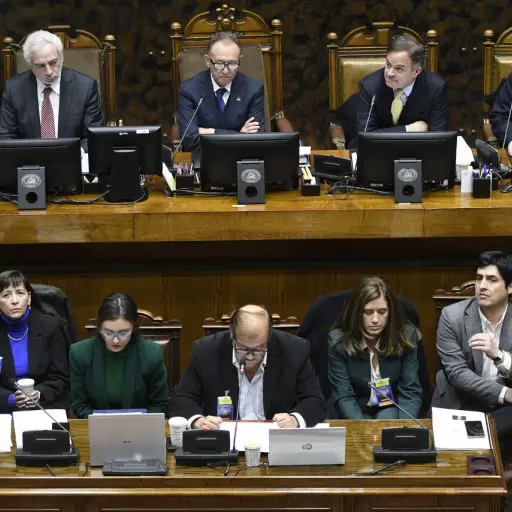Senadores y Francisco Vidal ,Agencia UNO