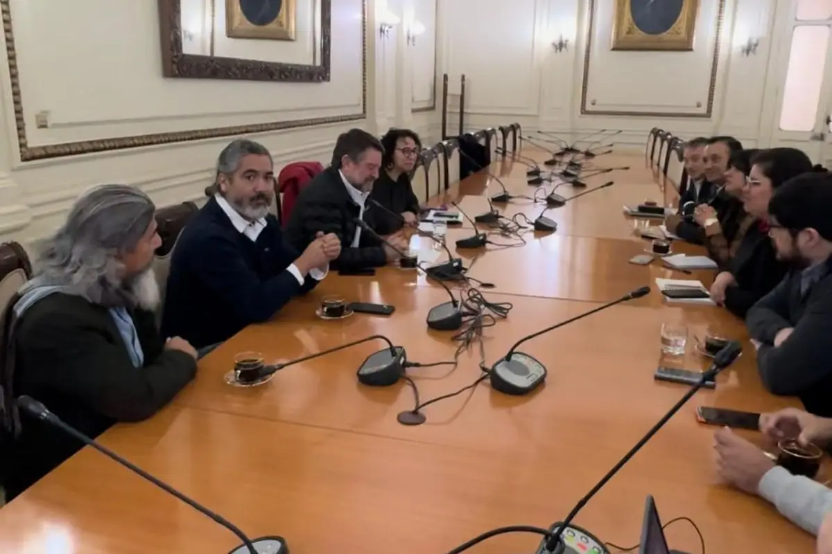Líderes sindicales se reunieron con el gobernador Orrego, Cedida