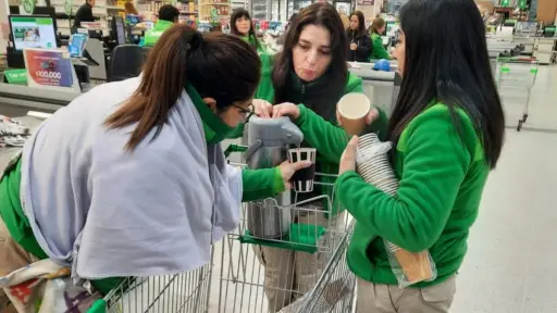 EL café es la solución para el frío, Twitter