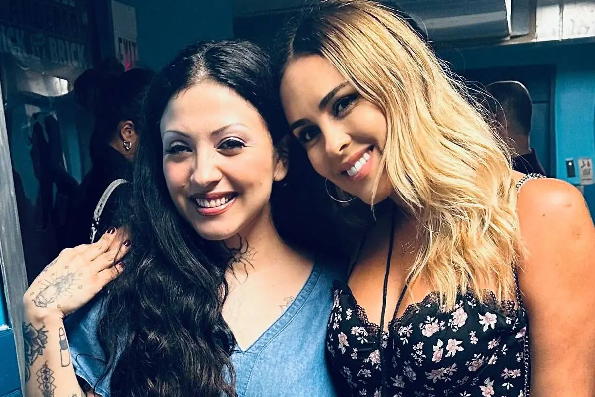 Mon Laferte y Maura Rivera, Redes Sociales