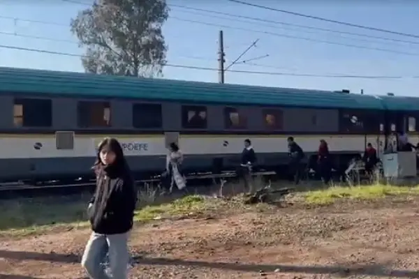 Descarrilamiento tren Santiago-Temuco ,Redes sociales