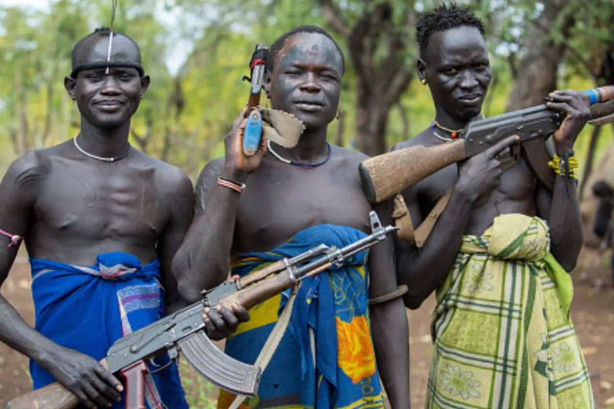 La AK-47 abunda en países africanos, Instagram