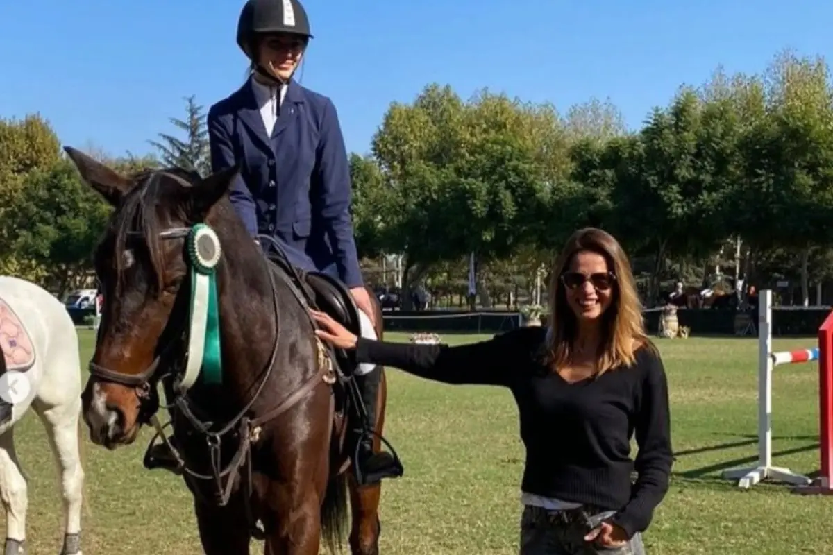 La hija de la Sita Jeannette practica equitación, Instagram