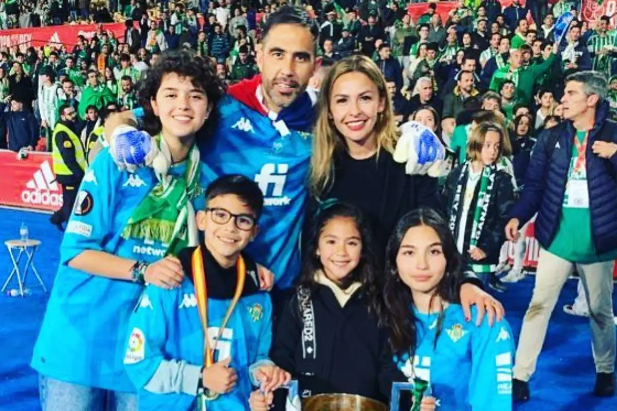 Familia Bravo-Pardo, Redes Sociales