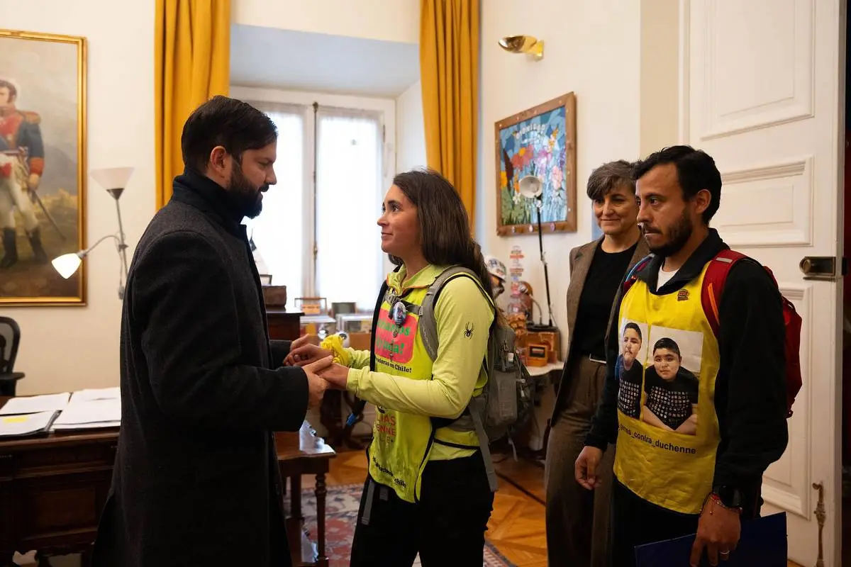 Mamá de Tomás Ross y Presidente Boric, Redes Sociales