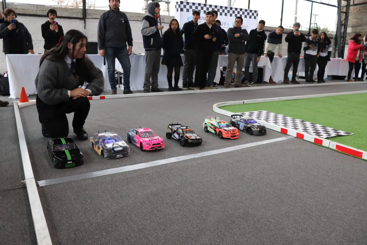 Carrera internacional de autos a hidrógeno verde, Cedida