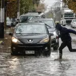 Las lluvias vuelven a la capital, Agencia Uno