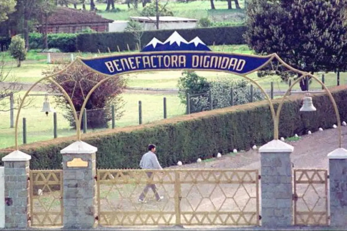 Colonia Dignidad , Redes sociales