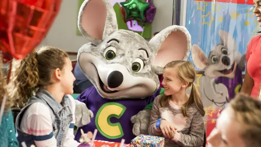 Chuck E. Cheese, Cedida