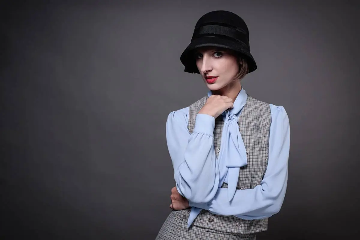 Paula Luchsinger como Lucrecia, Cedida