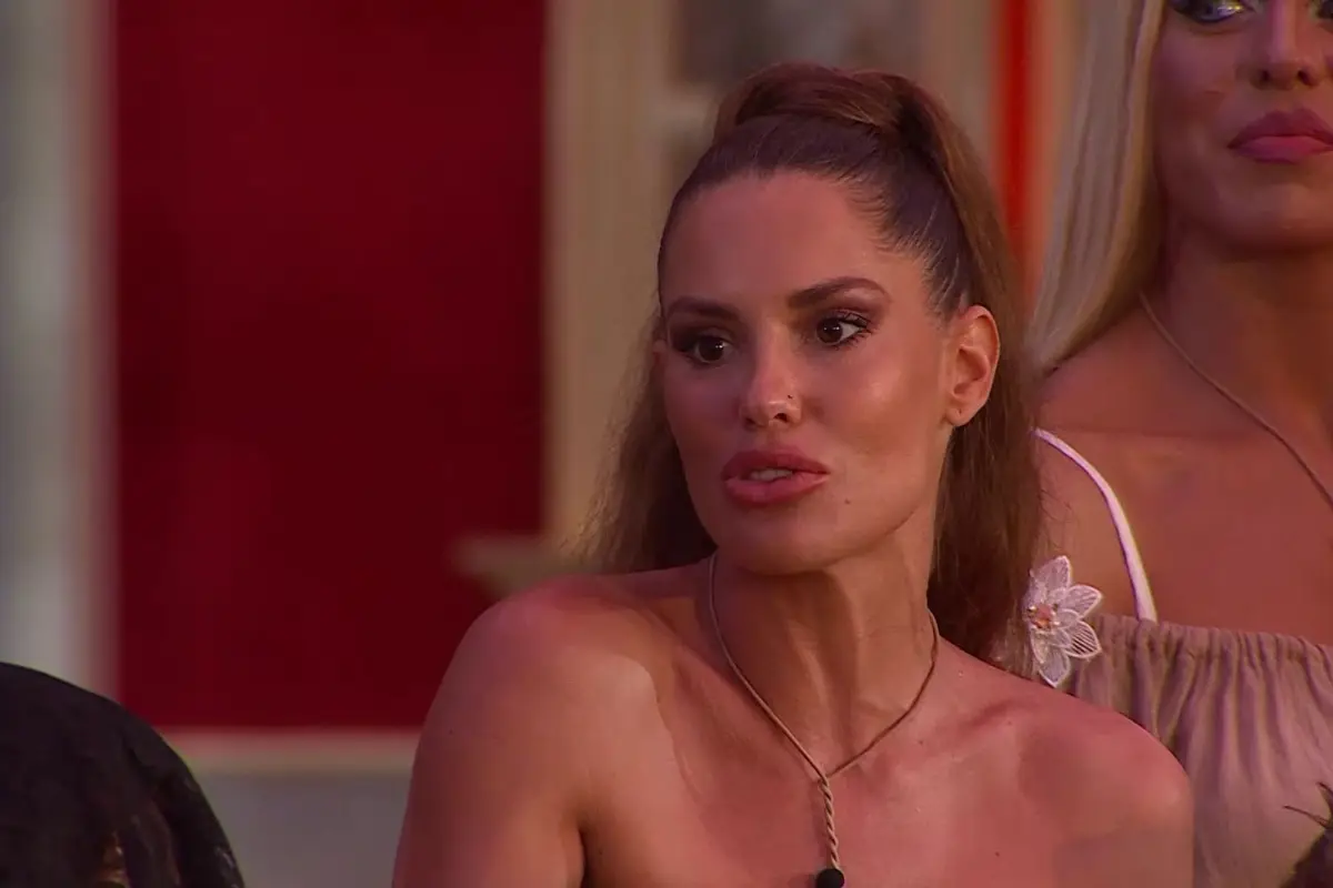 Gala Caldirola , Captura