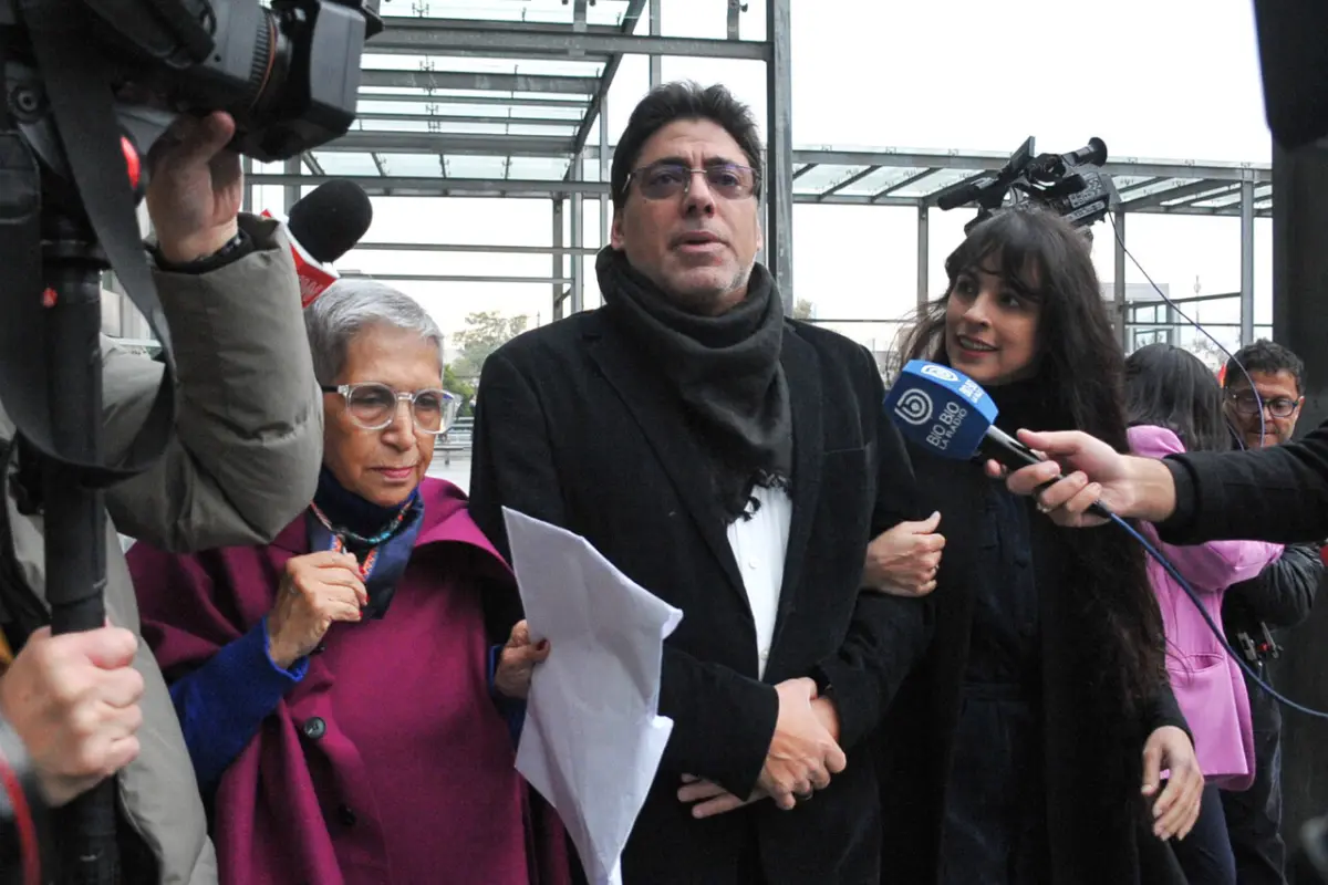 Daniel Jadue junto a su pareja Anjuli Tostes, Redes sociales